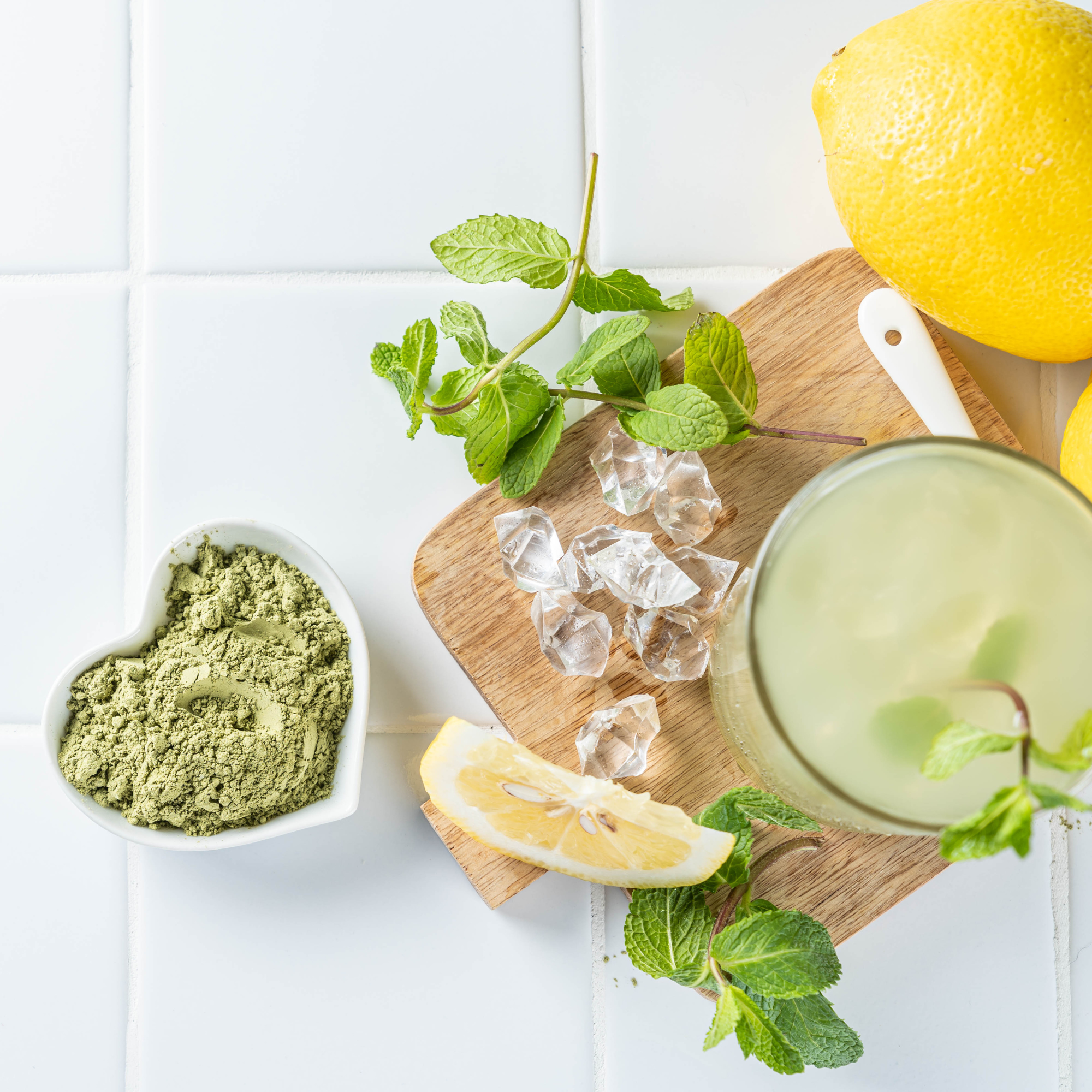 Matcha Limonade - Erfrischend grüner Genuss mit belebender Note 🌱🍋✨