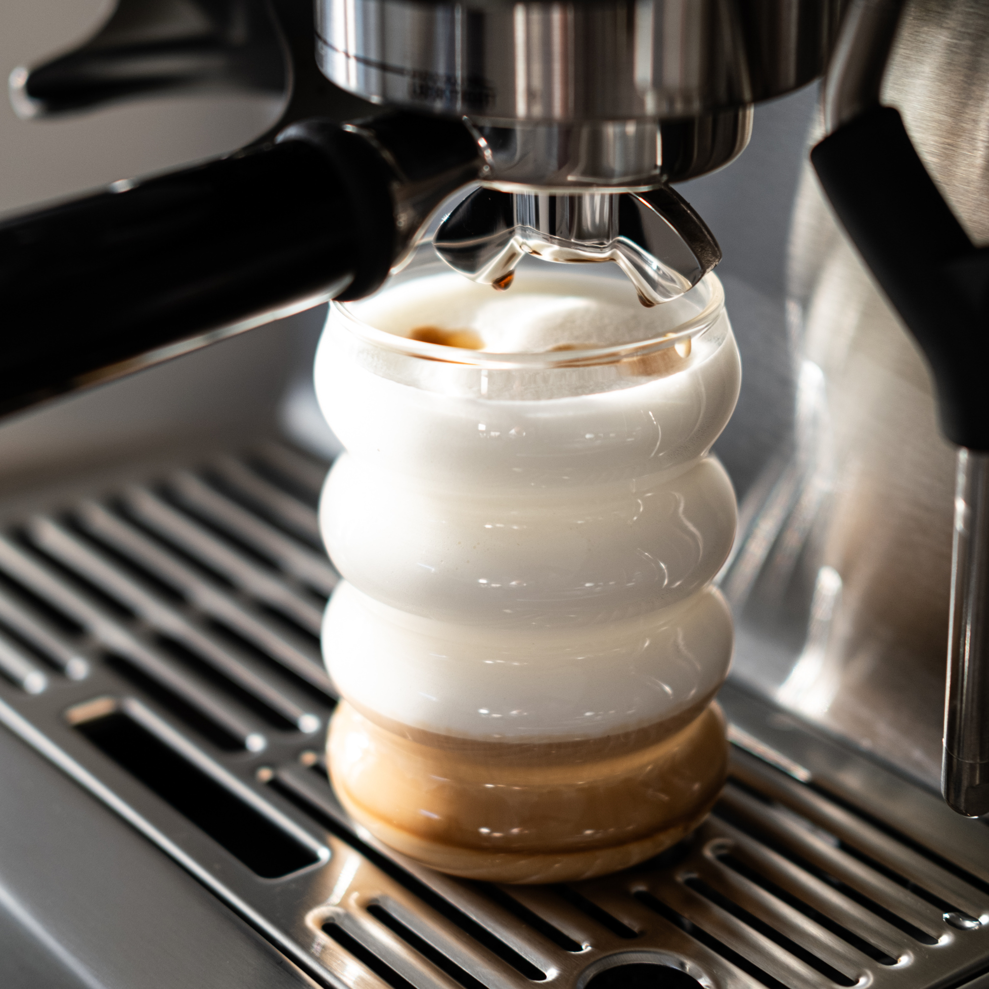 Bubble Glas mit Latte Macchiato